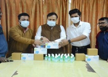 Hotel Bijay Palace distributes masks and senitizers among the journalists on 15.01.21