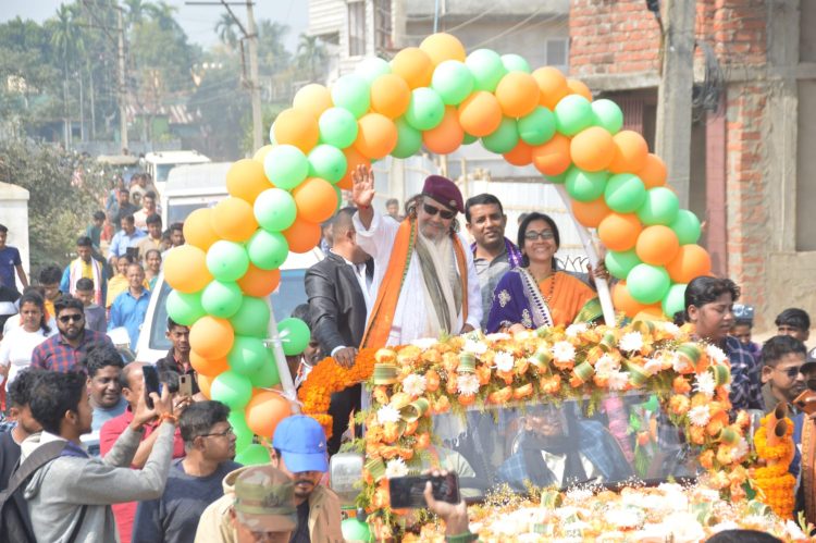 Mithun in the campaign, the nominated candidates are going door to door