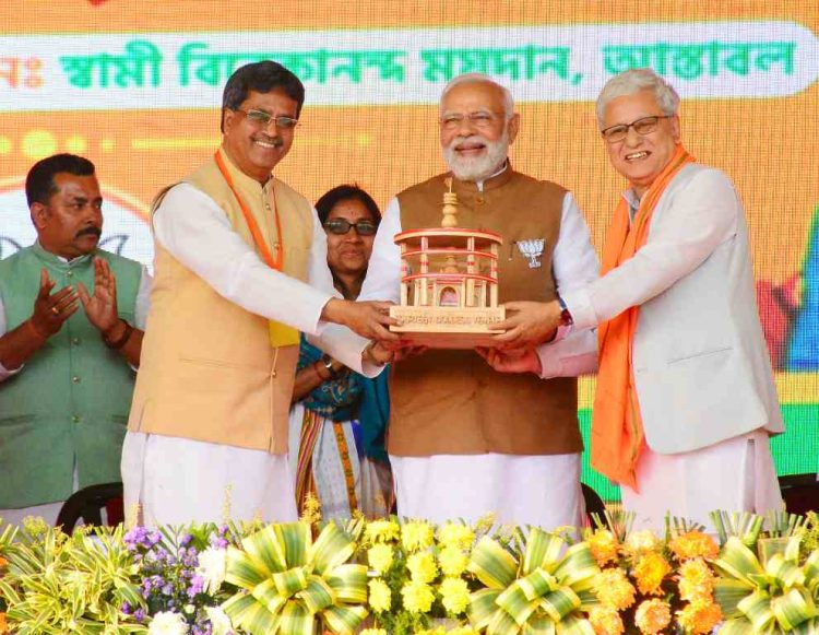 CPM-Congress ready to do anything to gain power: Narendra Modi