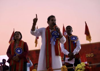 Pradyot critisises BJP says Chalo Thokai