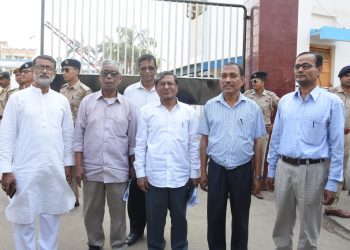 Left Front and Congress to State Director General of Police