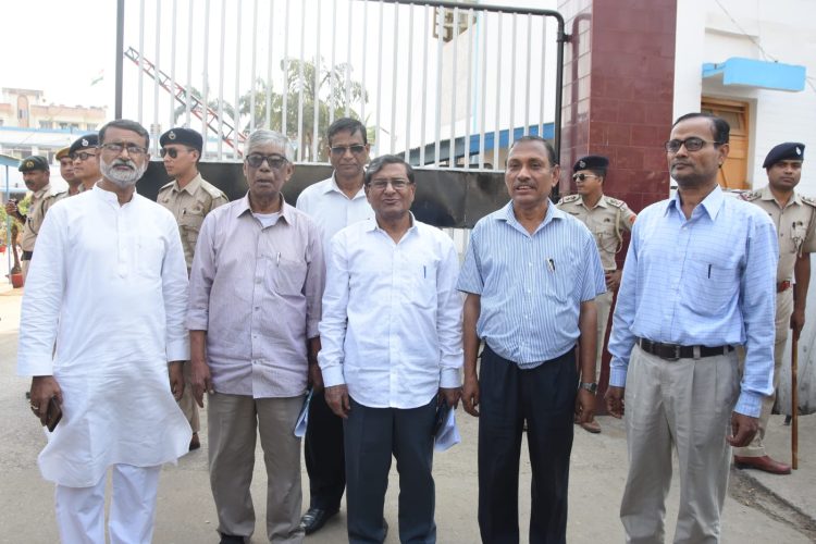 Left Front and Congress to State Director General of Police