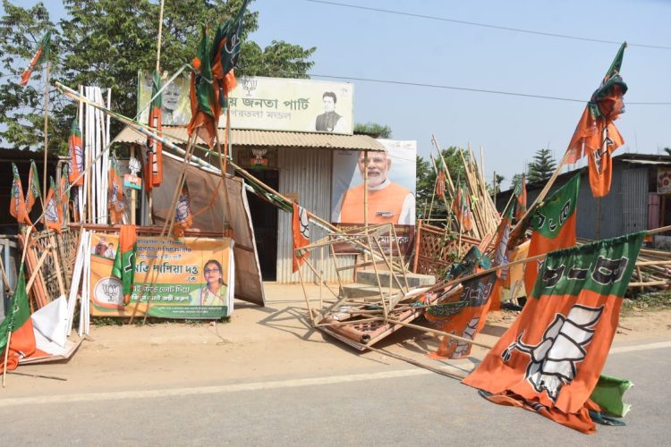 Road blockade: Protest against the demolition of the ruling party’s booth office