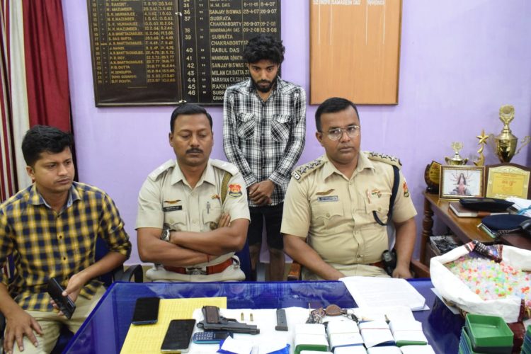 Arrested 5 drug dealers with firearms
