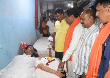 Mayor Deepak Majumder interacts with blood donars