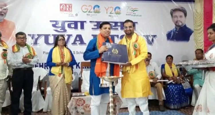 The minister asked the clubs to play their proper role