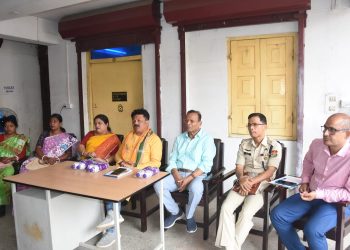 Meeting on relocation of shopkeepers occupying illegal streets with parking