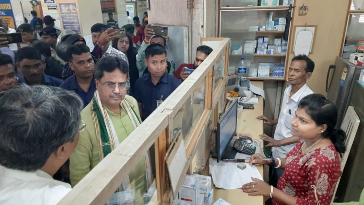 Chief Minister visits IGM Hospital