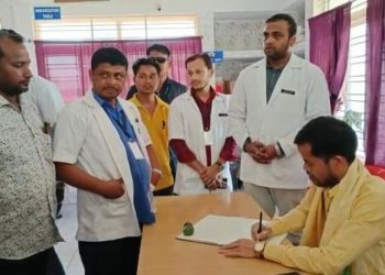 The minister visited the health center