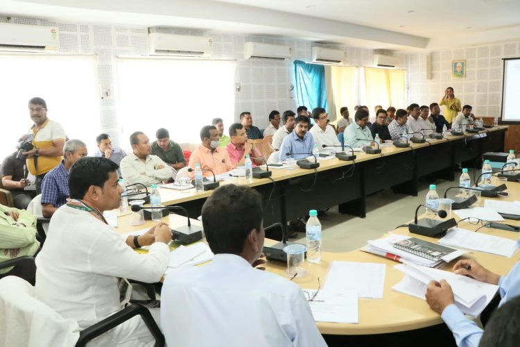 Review meeting under the leadership of the minister