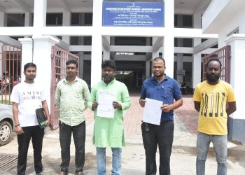 Deputation of Safai Mazdoor Sangha demanding equal pay for equal work