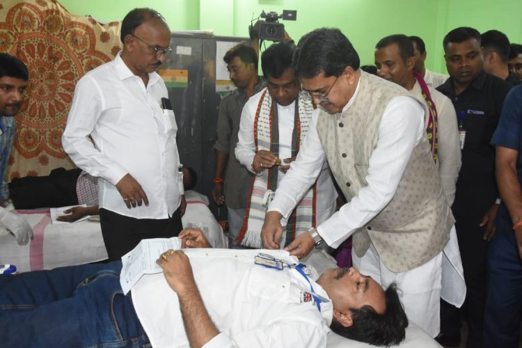 Coming forward to donate blood for the sake of humanity is highly commendable: Chief Minister