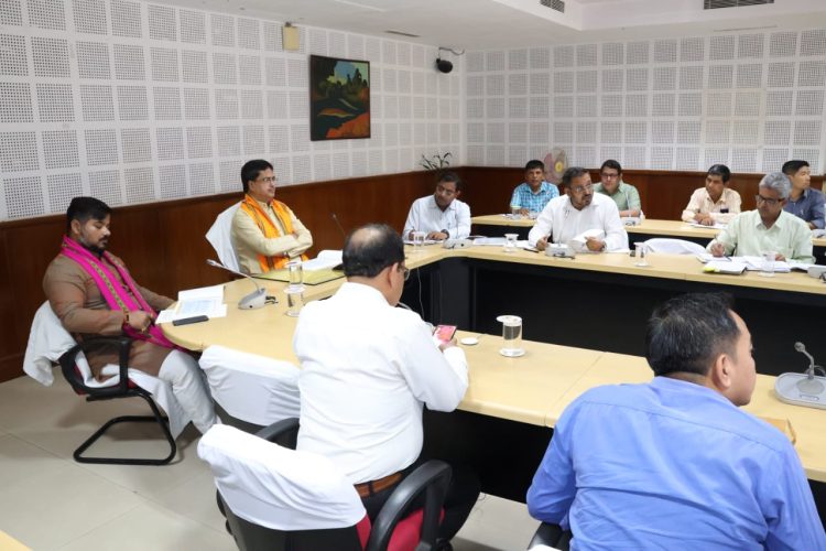 Public distribution system in the state should be strengthened and strengthened: Chief Minister