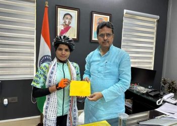 Single cyclist Asha Malviya’s trip to India