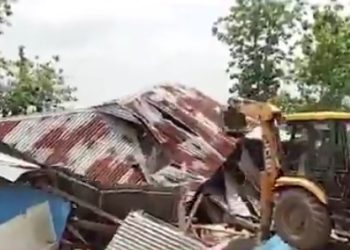 The forest department demolished the houses of six minority families, the entire area was hot! !