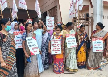 Demonstration in front of Women’s Commission against incidents of violence against women