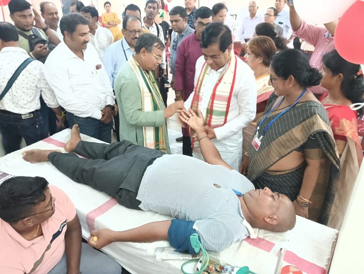 Minister calls to come forward to donate blood