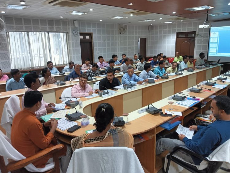 The minister reviewed the activities of the three departments