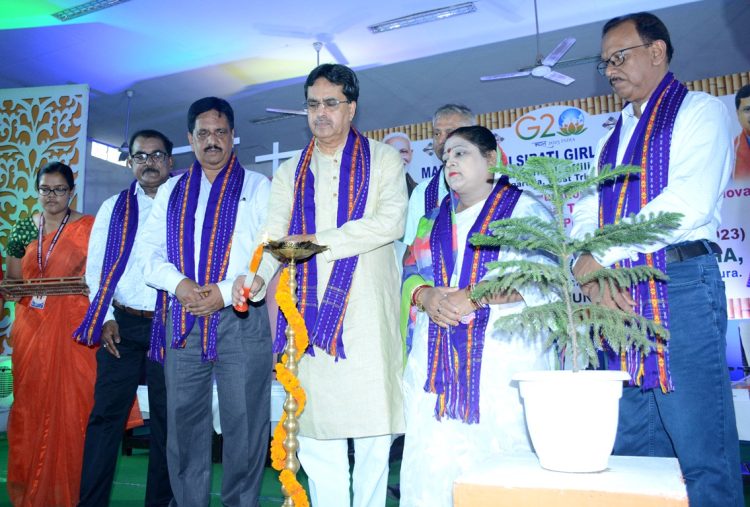 CM vows to take steps to eradicate private tuition to relieve students from extra burden