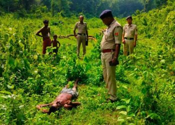 The body of an unidentified person was recovered in the rubber garden at Bagma !!