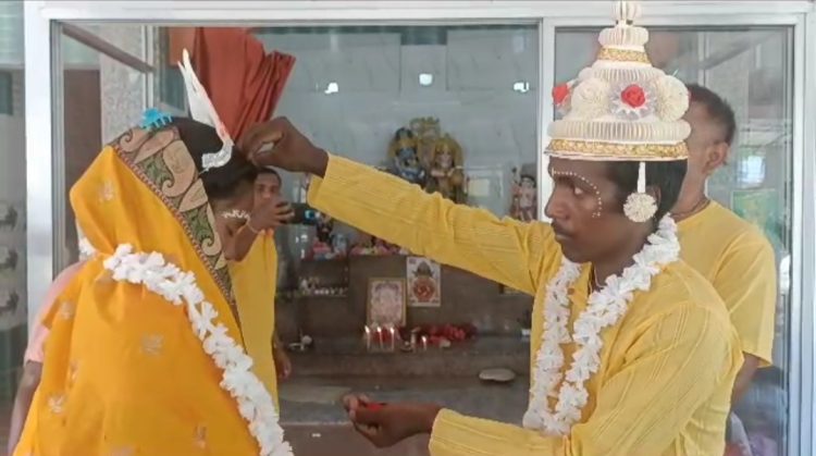 Young woman left Islam for love and married a Hindu boy!