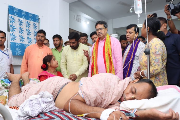 Dr Saha visits Kumarghat, meet victims CM announces compensation of Rs 4 lakh to the next of kin of the deceased