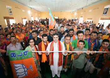 BJP Gains Massive Support as 472 Voters from 154 Families Join Party
