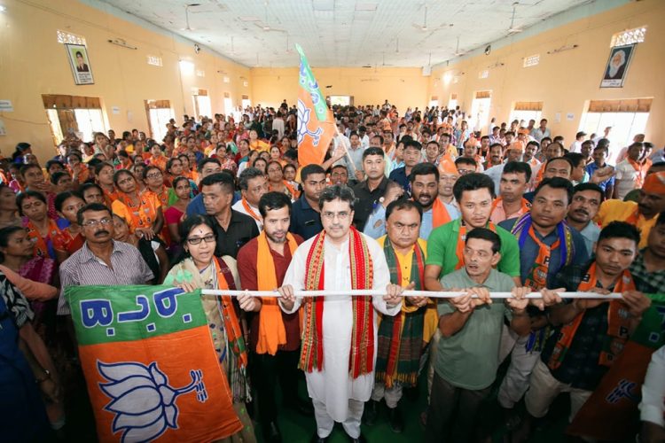 BJP Gains Massive Support as 472 Voters from 154 Families Join Party