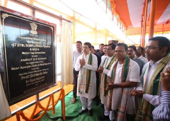 State Government and Municipal Corporation are working keeping an eye on basic needs of people: Chief Minister