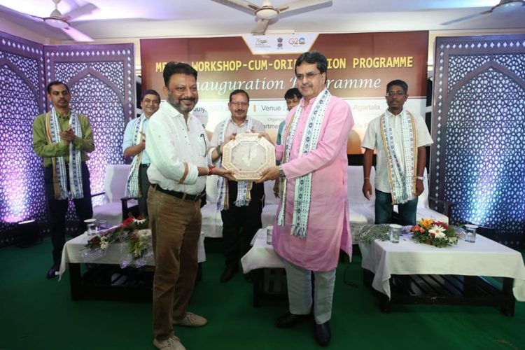 CM Stresses Freedom for Journalists as Society’s Reflective Mirror