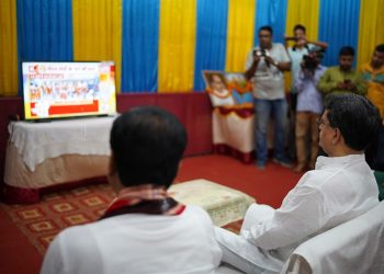 Dr Saha Listens to PM Modi’s Mann Ki Baat