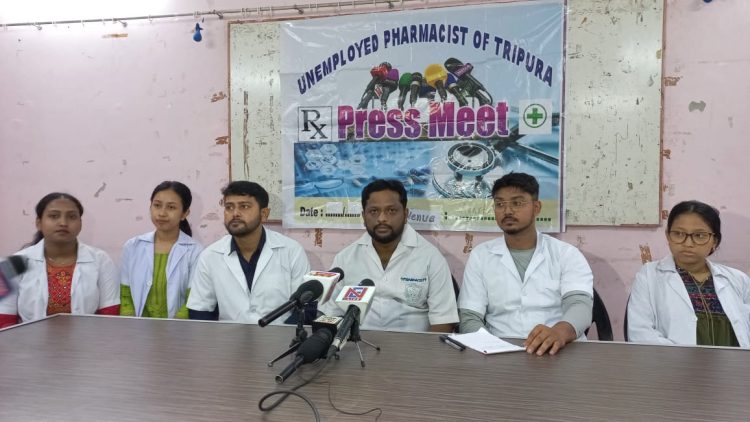 The unemployed demand the appointment of pharmacists