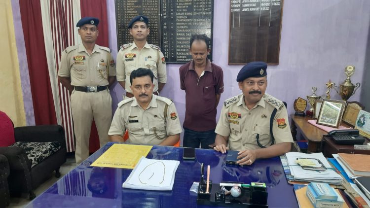 TomTom driver arrested with stolen gold chain