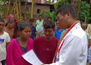 The minister gave financial support to the families of the two dead children