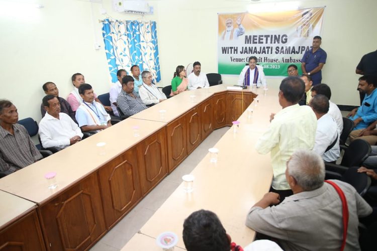 Chief Minister Holds meeting with Samajpatis, Assures to Address Concerns