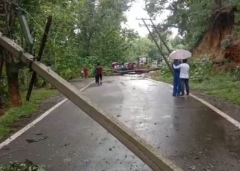 Due To Heavy Rain Udai Pur-Amar Pur Road Blocked.