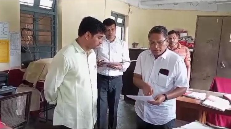 Minister’s surprise visit in fishery dept