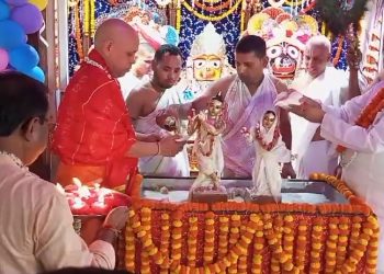 Minister Tinku Roy and BJP state president Rajeev Bhattacharya performed puja at Agartala ISKCON temple on the occasion of the auspicious Radha Ashtami Advent Day.