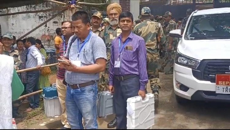 Polling agents arrived to polling station with voting material