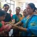 Vagabond woman deliver a baby being helped by transgenders.