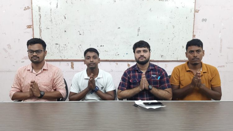 Job aspirants demand to recruit all TET passers together