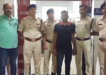 Young man arrested with 2 pistols from Kanchenjunga Express!  30,000 for each pistol, RPF claims