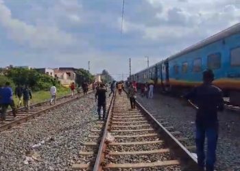 Tripura Humsafar Express saved from a terrible accident! Many Left tribal leaders of Tripura were in that train.