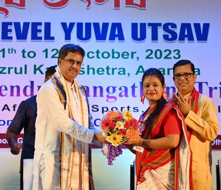 Government is with the students: Chief Minister