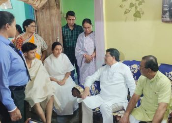 Chief Minister assured to stand by the family of late Sumit