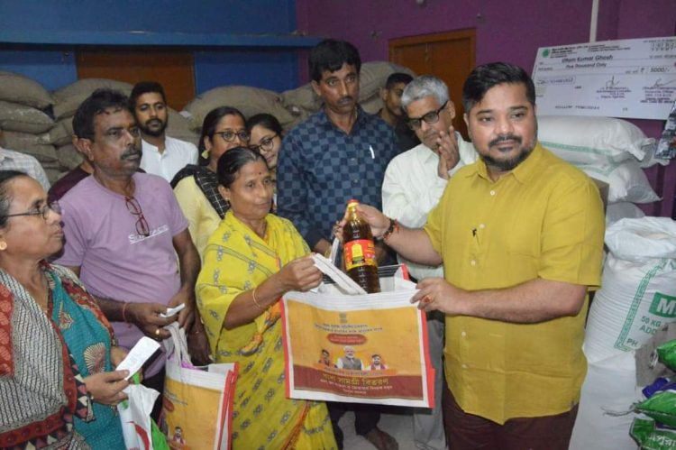 Subsidized mustard oil now available in ration shops