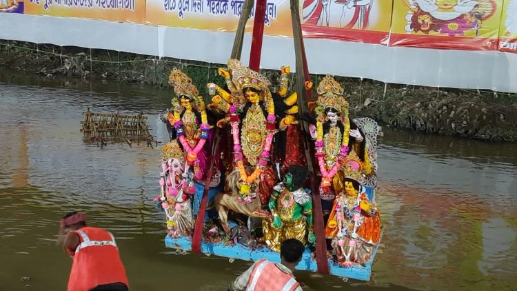 Devotees pay tearful adieu to Maa Durga