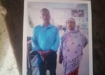 Middle aged woman elopes with paramour