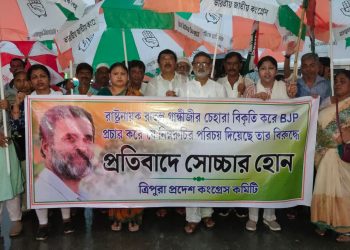 Congress stages protest condemning the BJP’s portrayal of Rahul Gandhi as a ‘modern-day Ravan’