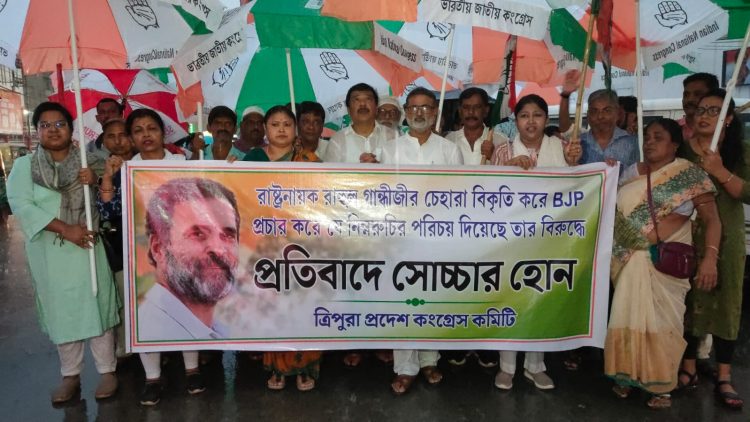 Congress stages protest condemning the BJP’s portrayal of Rahul Gandhi as a ‘modern-day Ravan’